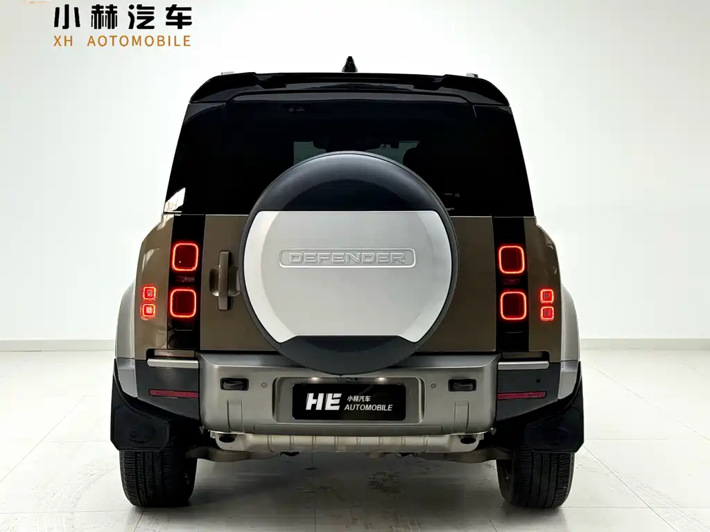 LAND ROVER DEFENDER