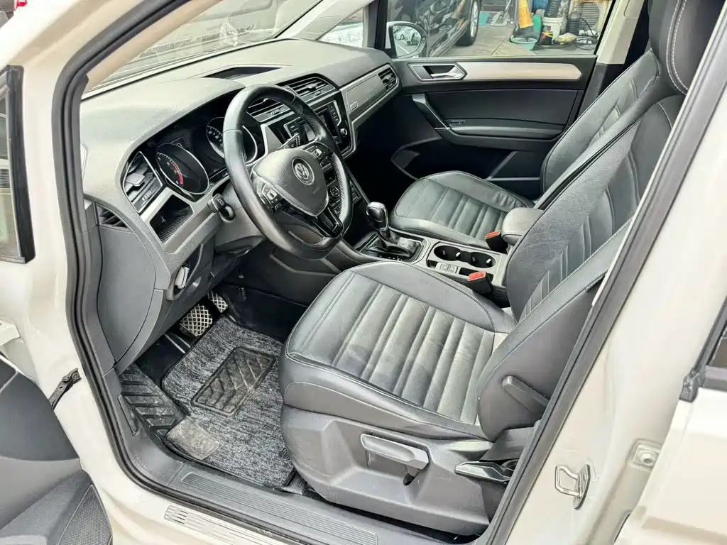Volkswagen Touran — миниатюра 8