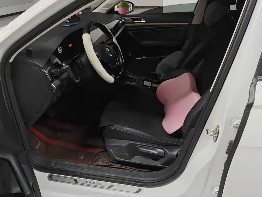 Volkswagen Lavida — миниатюра 9