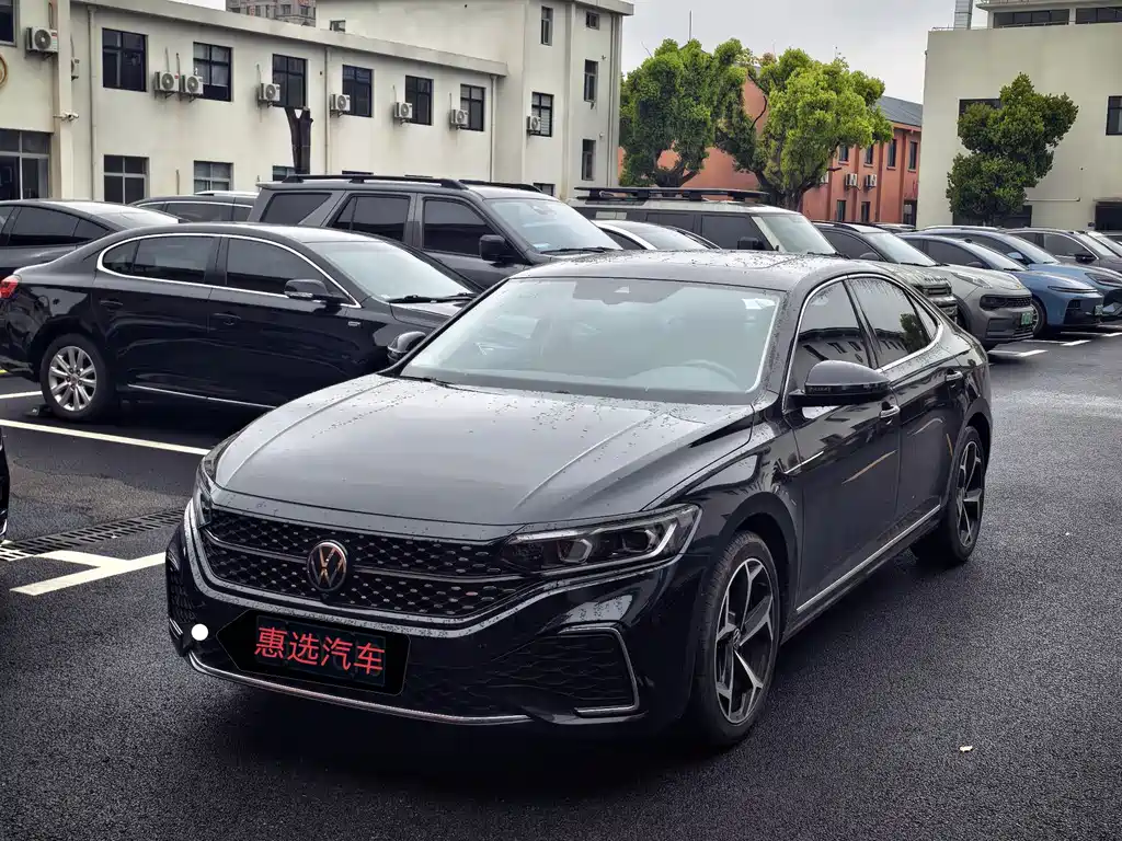 Volkswagen Passat 2024