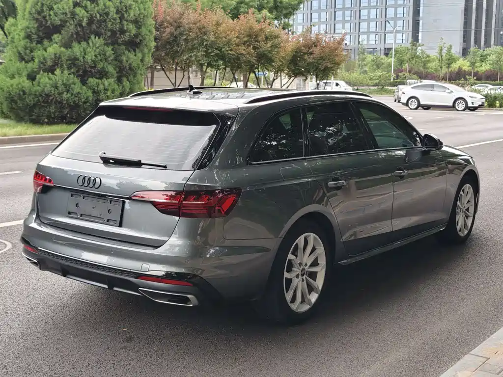 Audi A4 2024 Avant 40 TFSI Fashion Sport