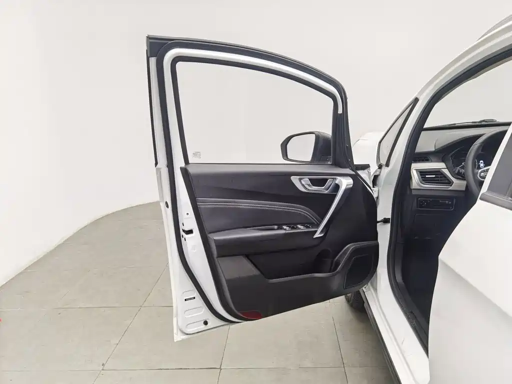 Geely Vision X3 — миниатюра 8