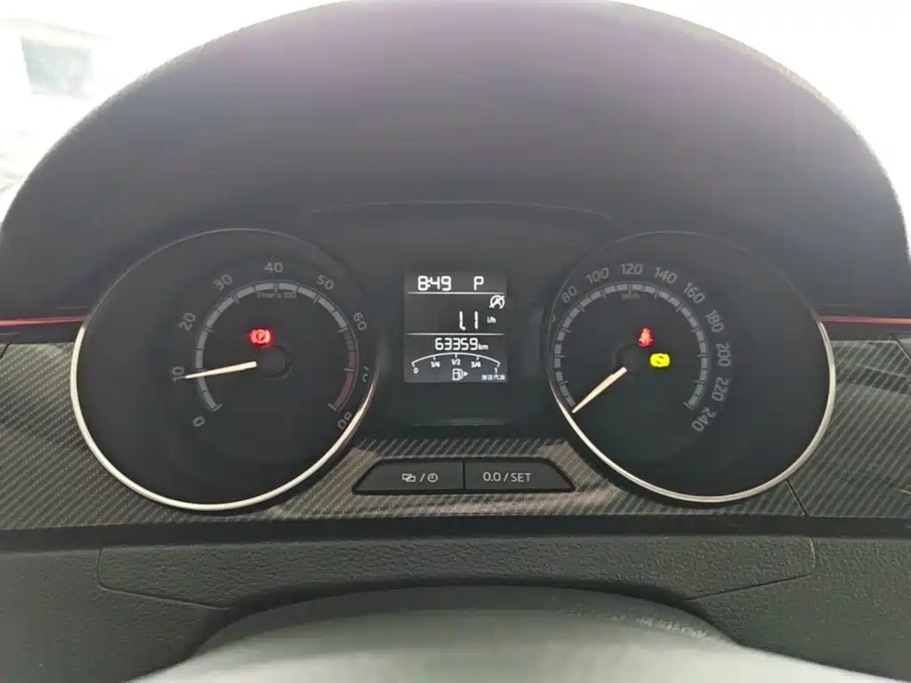 Skoda Rapid Spaceback — миниатюра 12