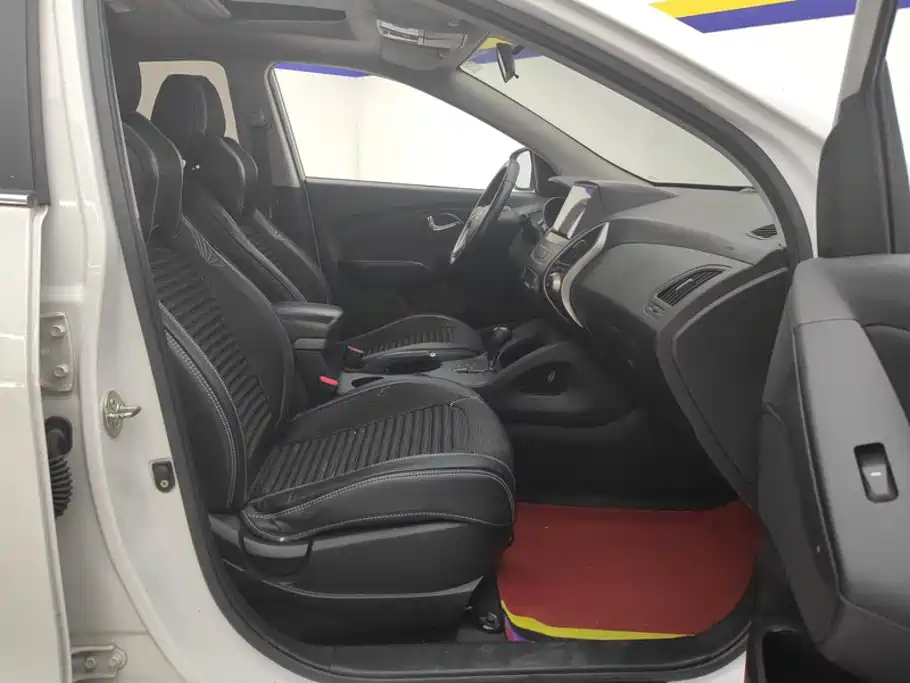 Hyundai BAIC Hyundai ix35 ix35 2015 2.0L AT IV