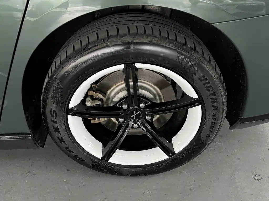 XPeng P7 — миниатюра 6
