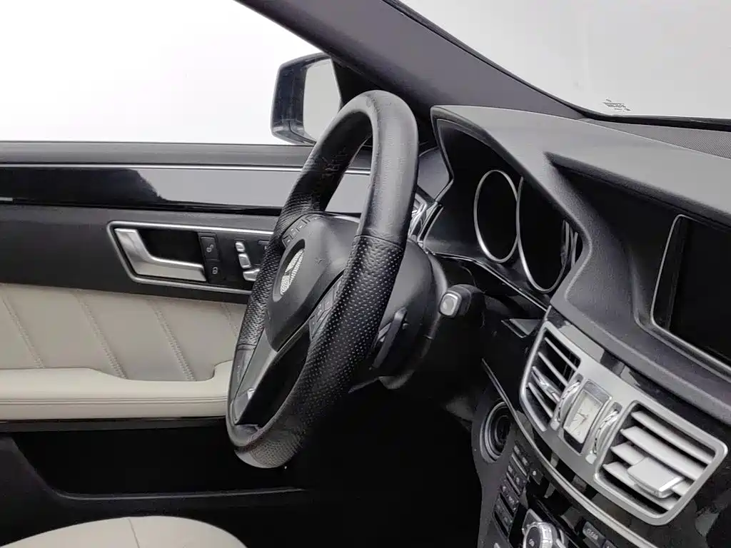 Mercedes-Benz E-Class — миниатюра 22