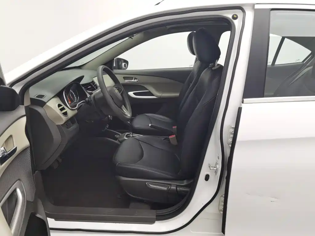 Chevrolet Sail — миниатюра 10