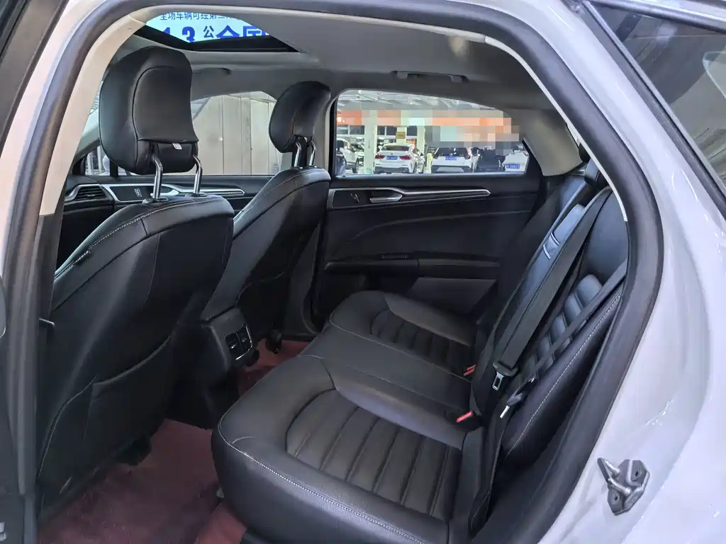 Ford Mondeo — миниатюра 12