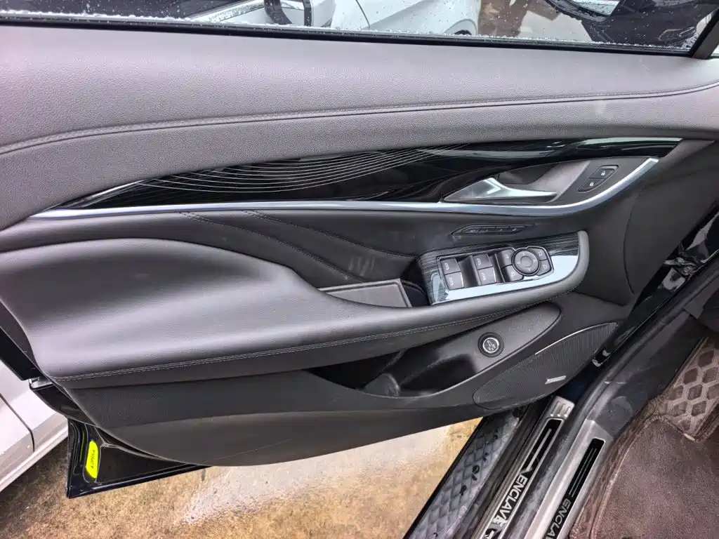 Buick Enclave — миниатюра 10