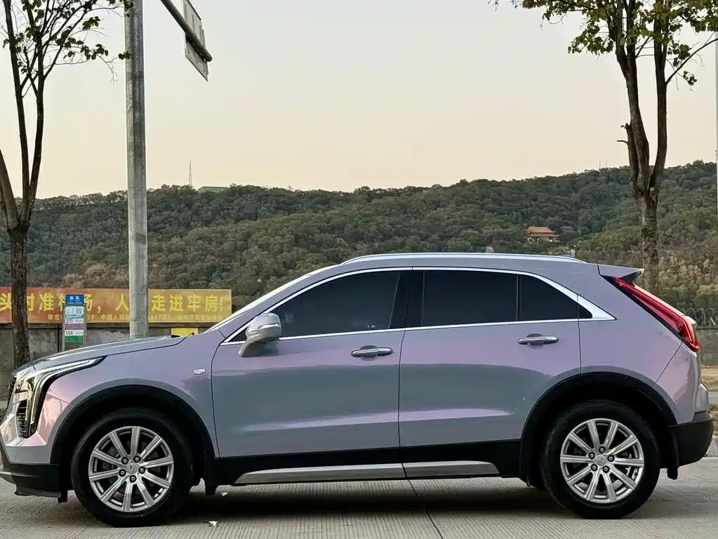 CADILLAC XT4