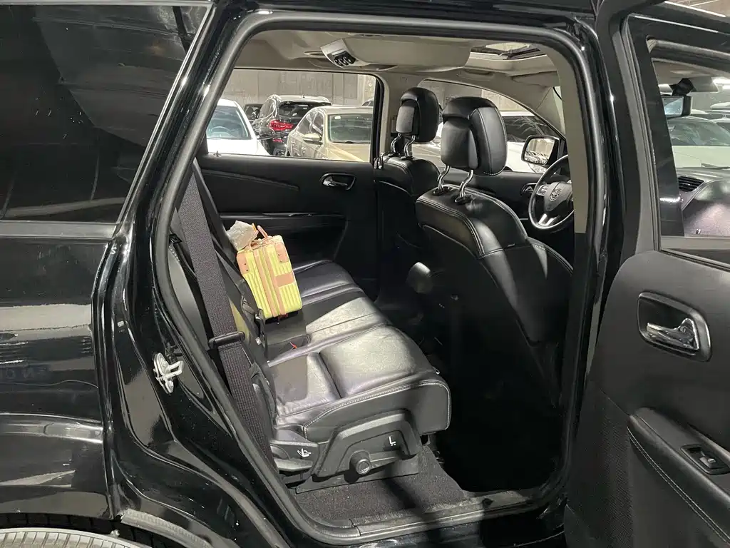 Dodge Journey — миниатюра 12