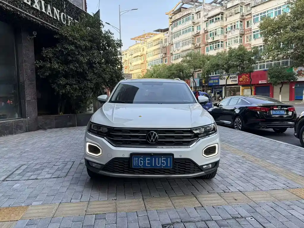 Volkswagen T-Roc — миниатюра 2