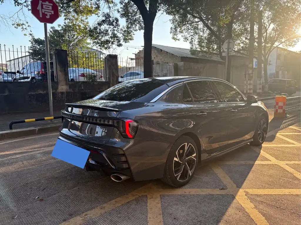 Lynk & Co 03 — миниатюра 5