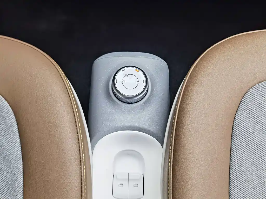Wuling MINIEV — миниатюра 13