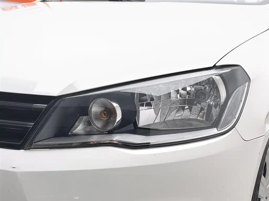 Volkswagen Jetta 2015 1.6L MT Fashion