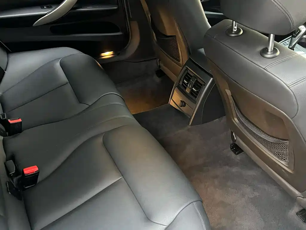 BMW 3 Series — миниатюра 8