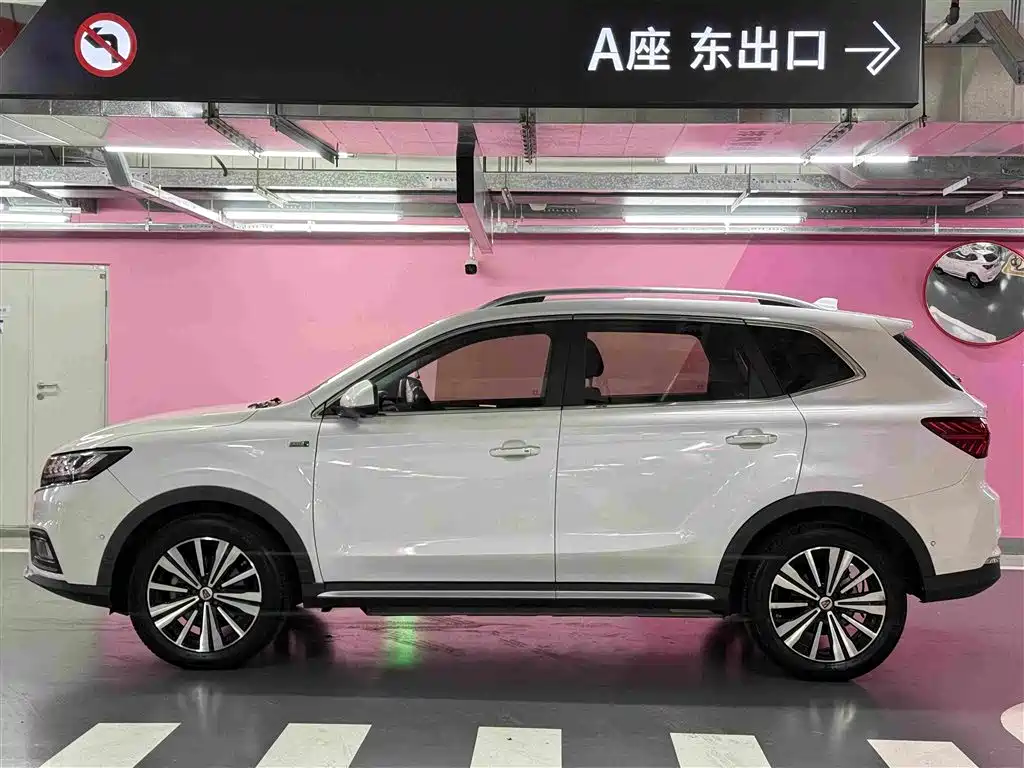 Roewe RX5 New Energy — миниатюра 3