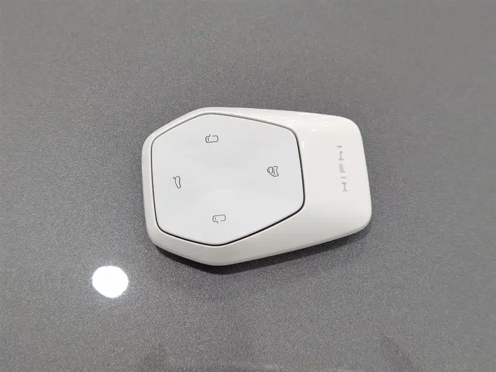 HiPhi GAO HE HIPHI Y