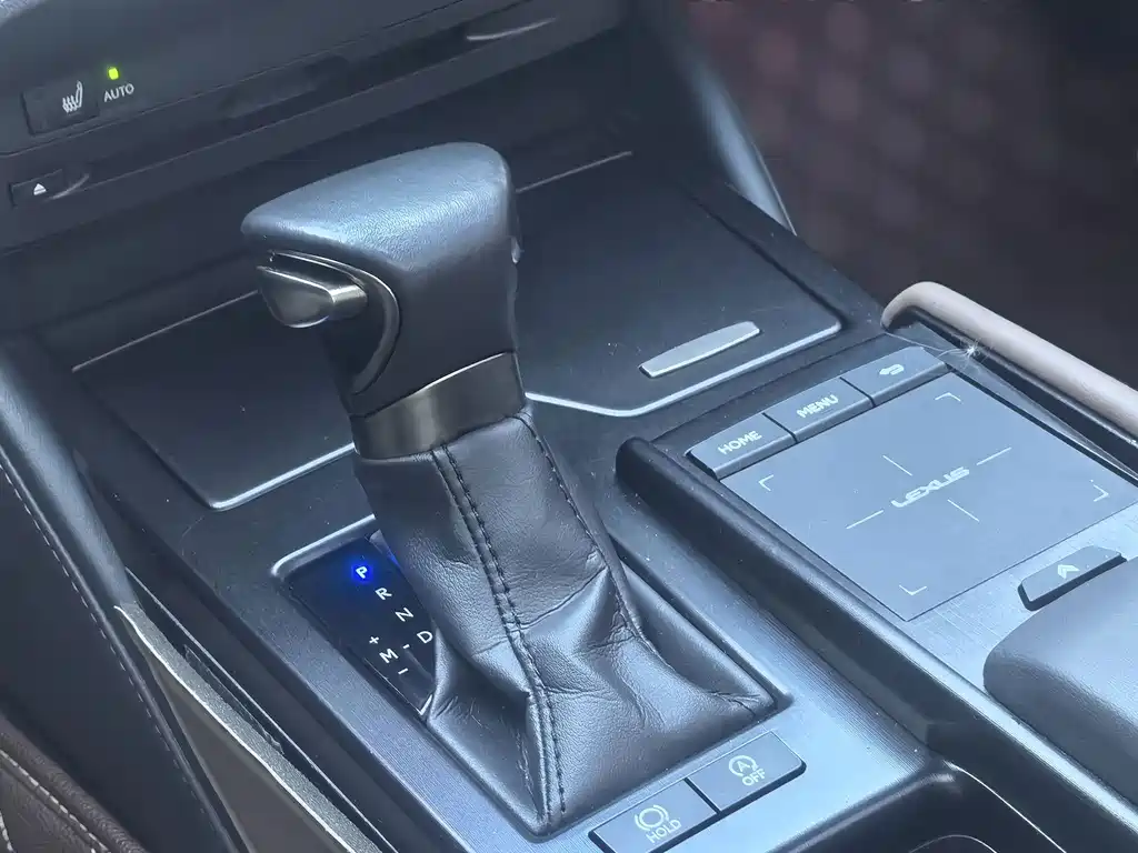 Lexus ES — миниатюра 10