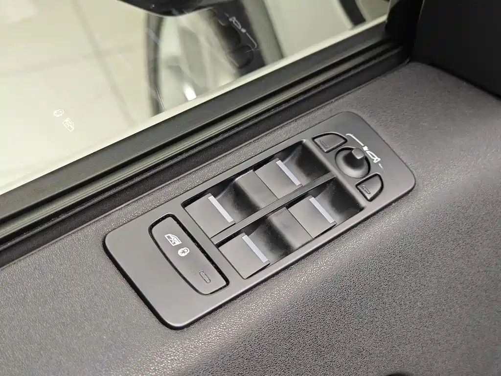 Land Rover Discovery Sport — миниатюра 9