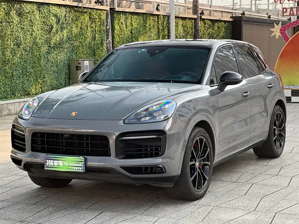Porsche Cayenne 2021
