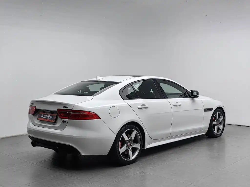 Jaguar XE — миниатюра 2