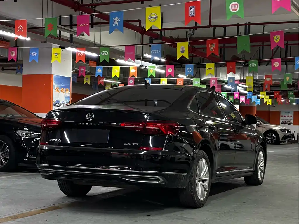Volkswagen Passat 2021 330TSI Elite