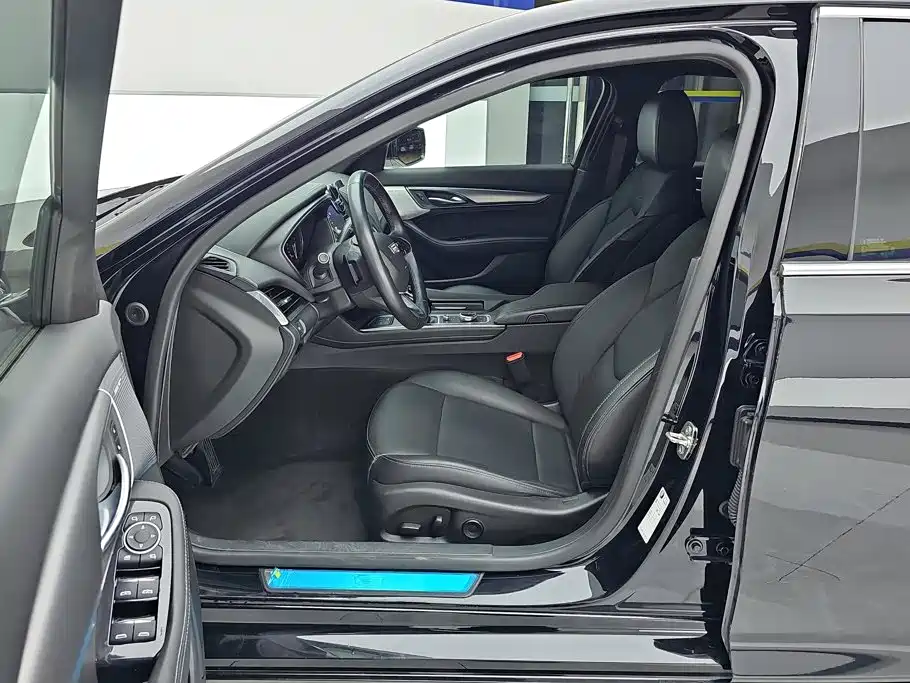 Cadillac CT5 — миниатюра 9