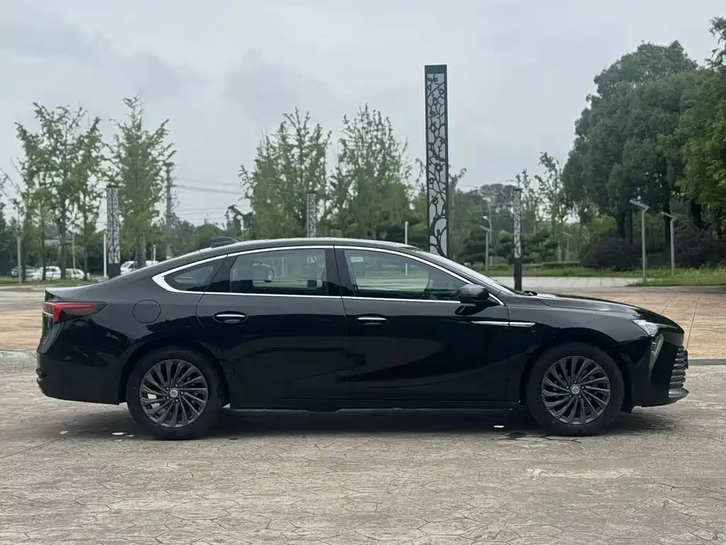 Buick LaCrosse — миниатюра 4