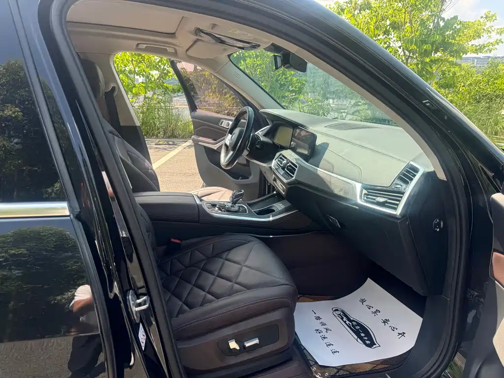 BMW X5 2022 xDrive 30Li Premium M Sport