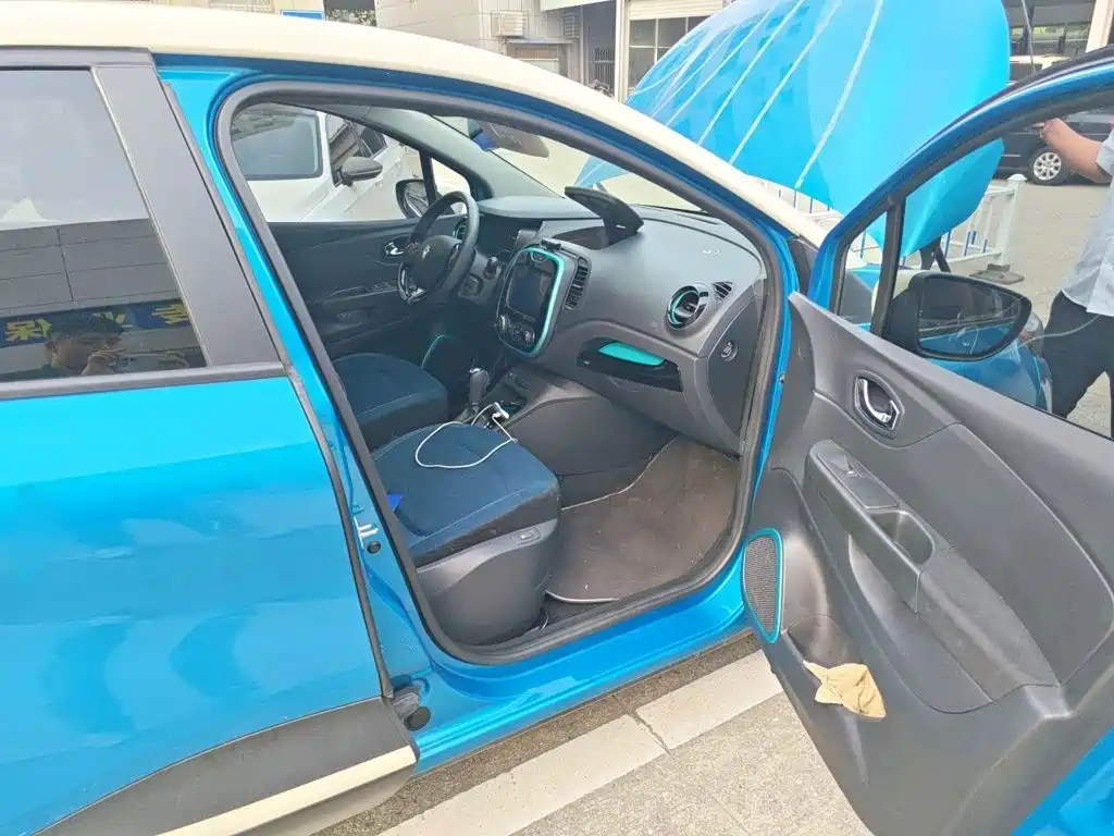 Renault Captur — миниатюра 18