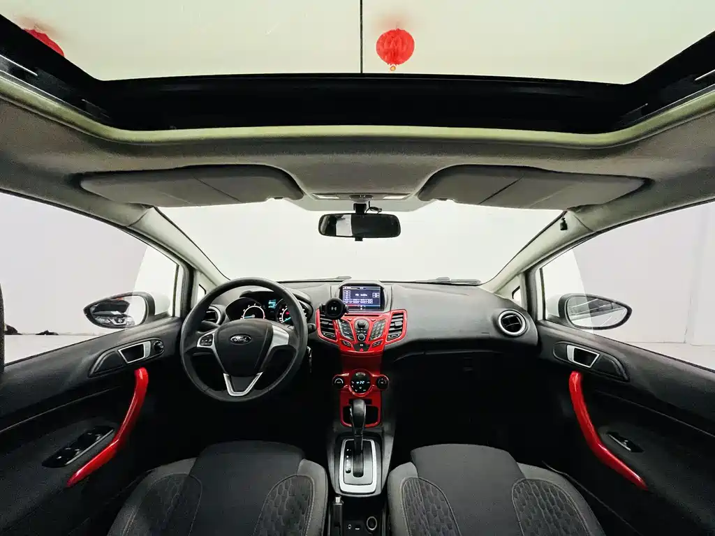 Ford Fiesta Hatchback 1.5L Auto Sport Type, фото 5