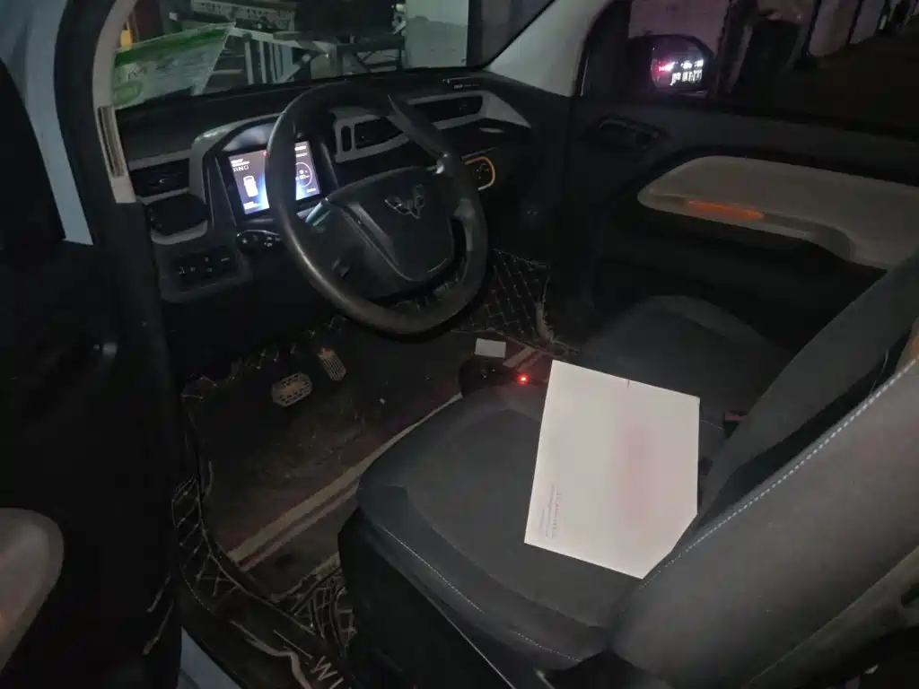 Wuling MINIEV — миниатюра 12