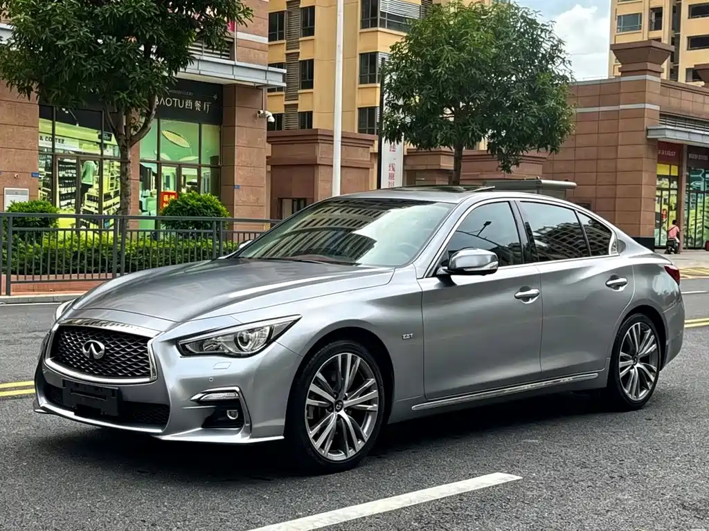 Infiniti Q50L