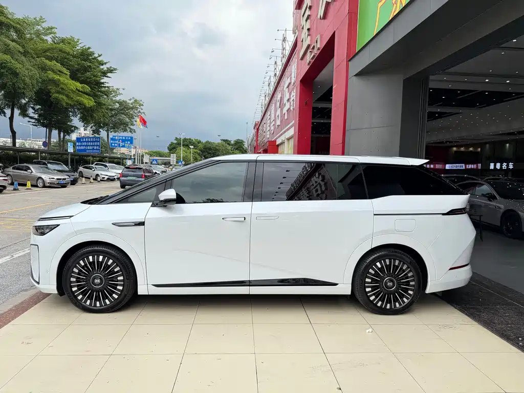 Xpeng X9 2026 1602 Ultra