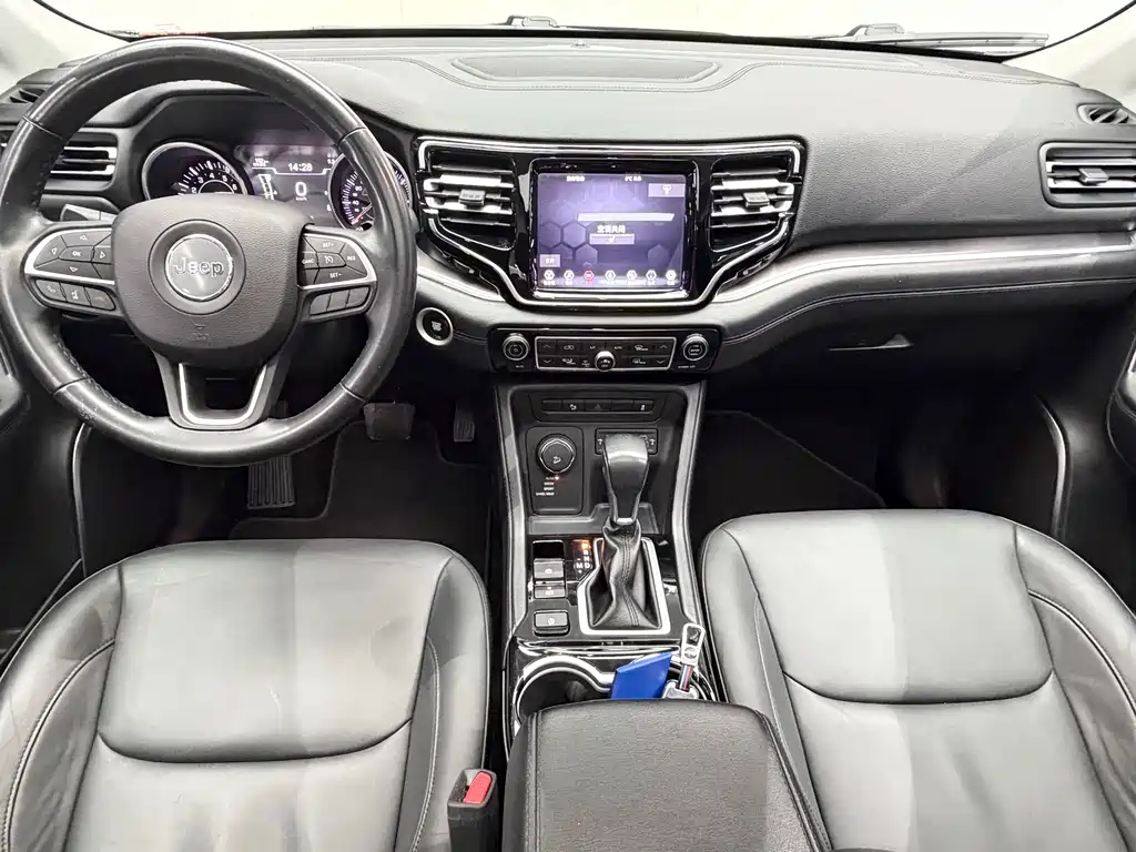 JEEP GRAND COMMANDER