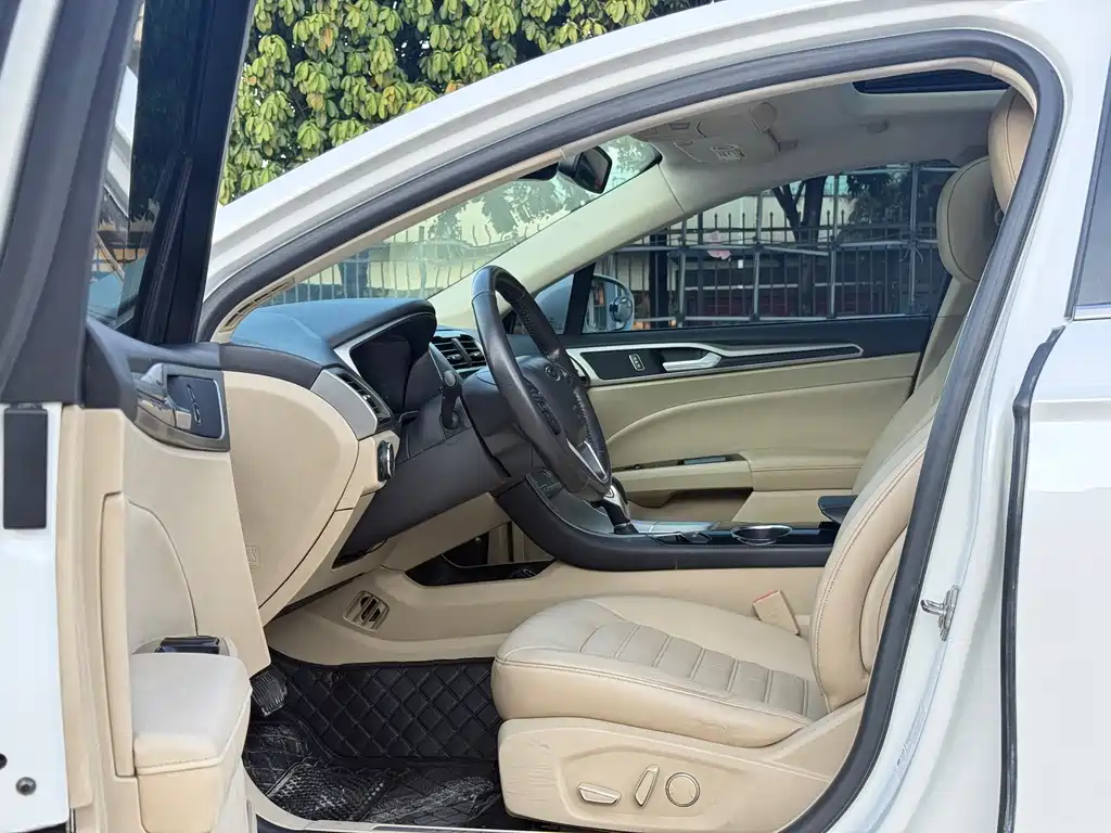 Ford Mondeo — миниатюра 9