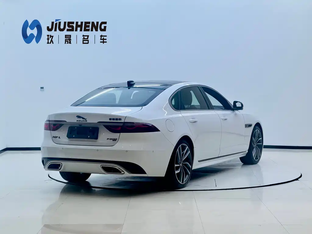 Jaguar XFL 2024 2.0T P300 Flagship Sport