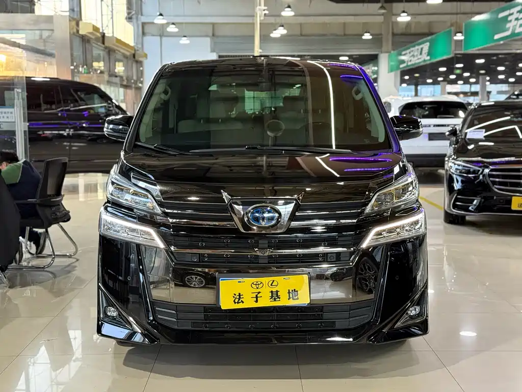 Toyota Vellfire 2020 2.5L Black Gold