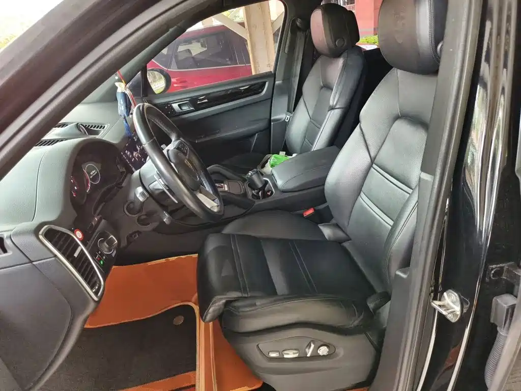 Porsche Cayenne — миниатюра 11