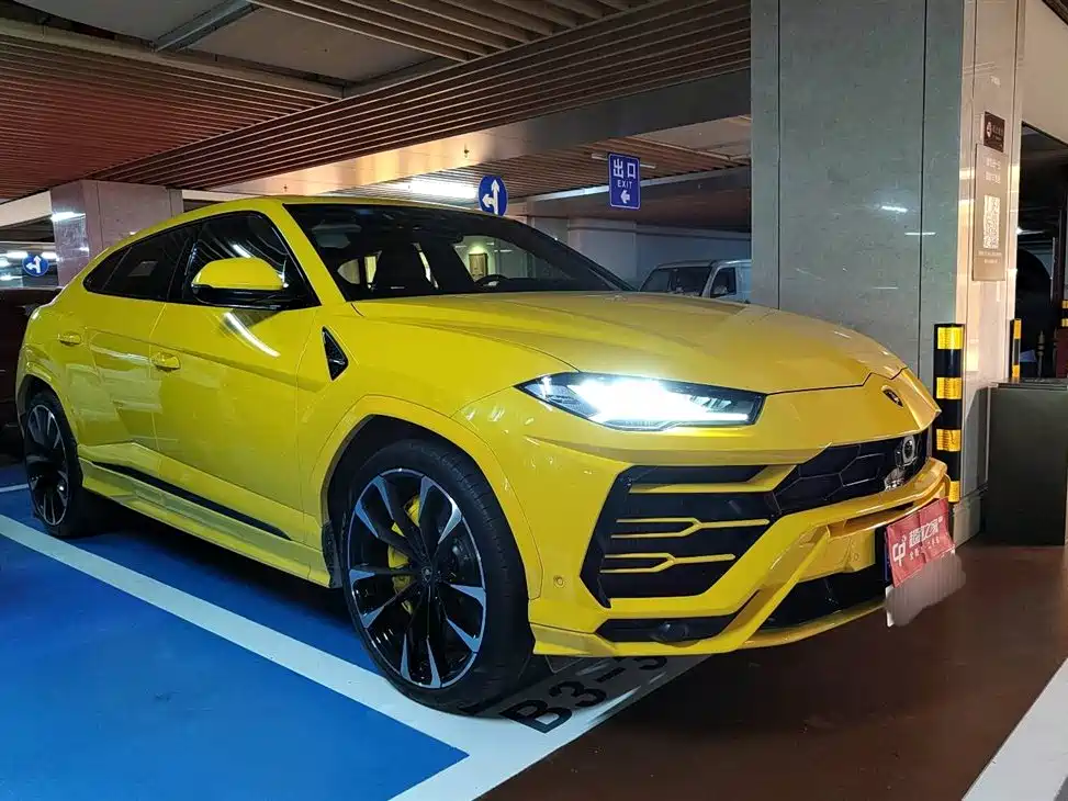 Lamborghini Urus 2021 4.0T V8