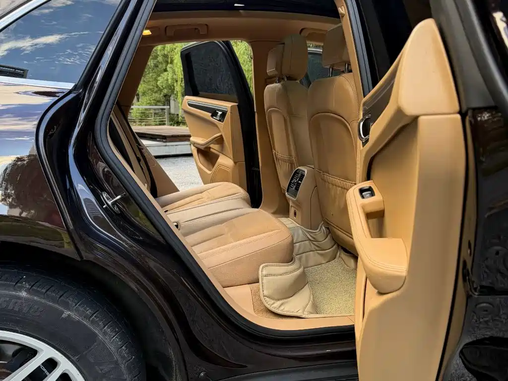 Porsche Macan — миниатюра 13