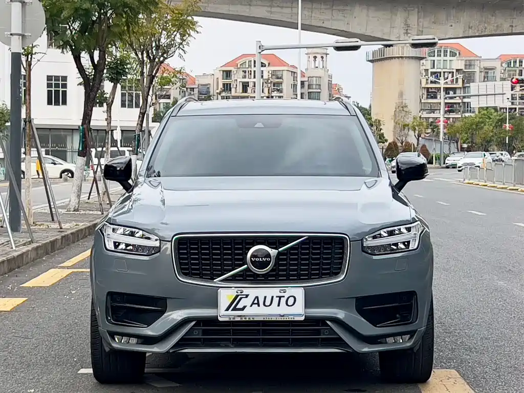 Volvo XC90 2020 T6 Luxury 7 мест