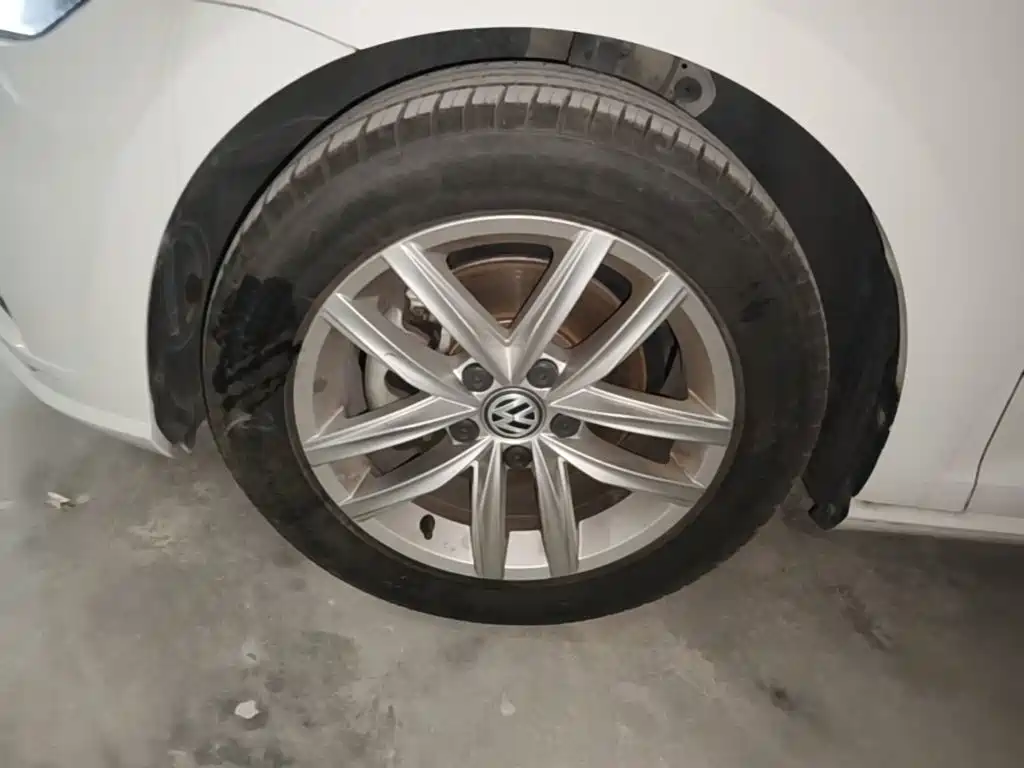 Volkswagen Golf — миниатюра 23