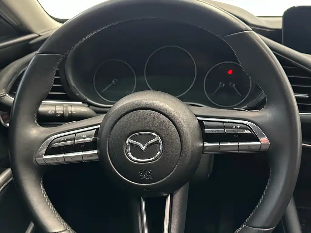 MAZDA 3 ANGKESAILA