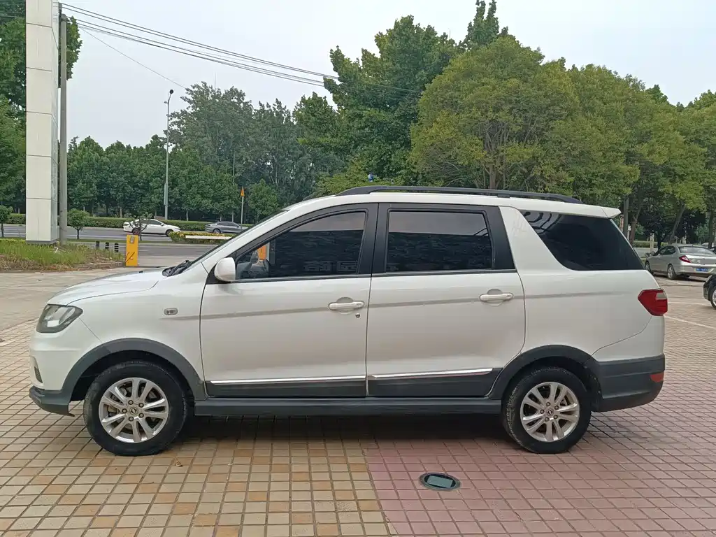 Dongfeng 370 2016 1.5L MT Ⅱ 7 мест