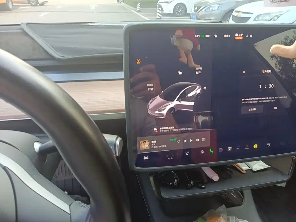 Tesla Model 3 — миниатюра 7