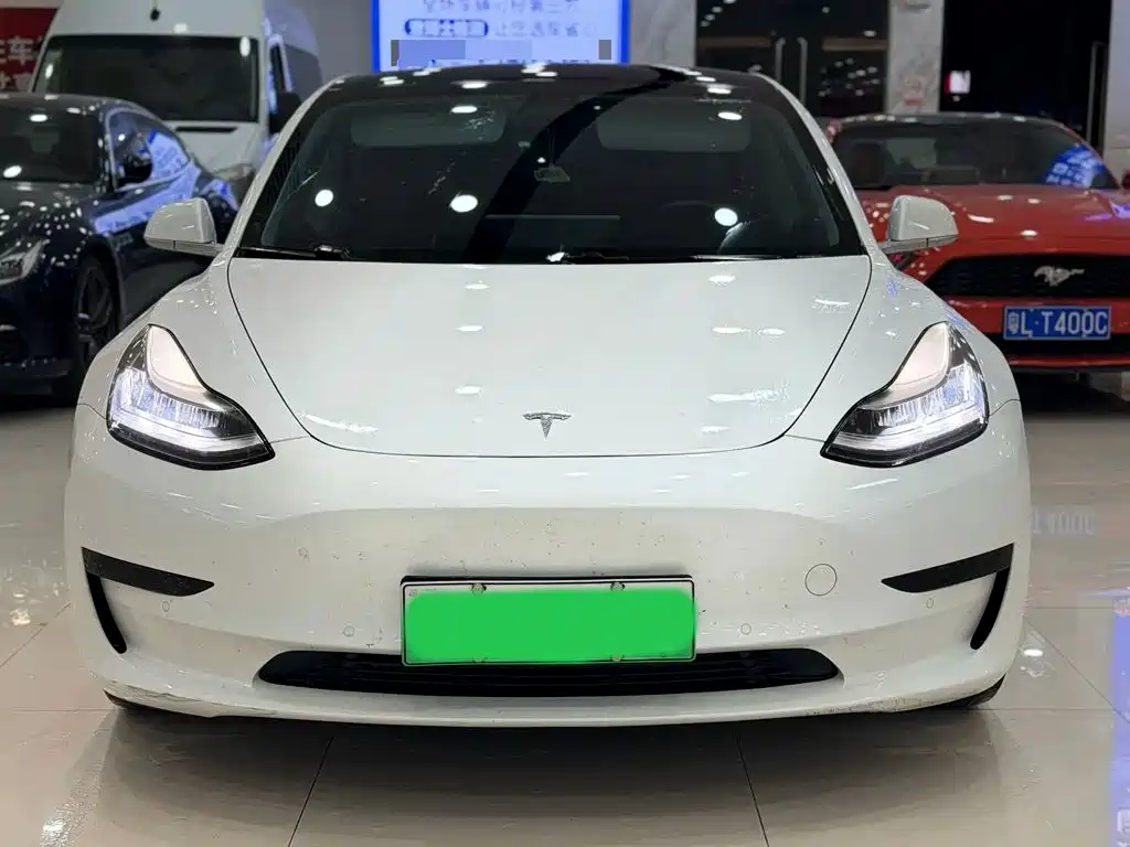 Tesla Model 3 — миниатюра 2