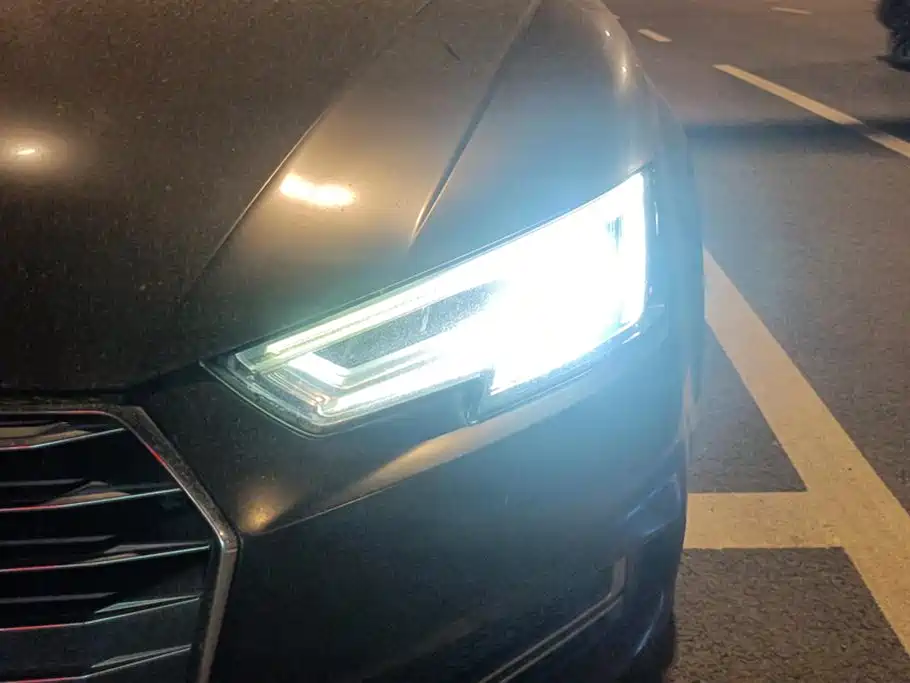 Audi A4L 2018 30 45 TFSI quattro Sport