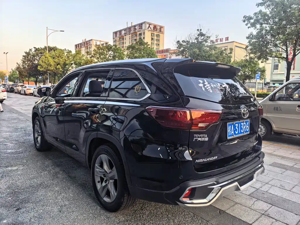 Toyota Highlander — миниатюра 5